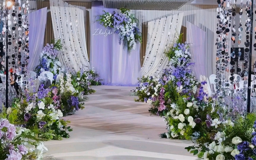 高级大气的白紫撞色帷幔婚礼