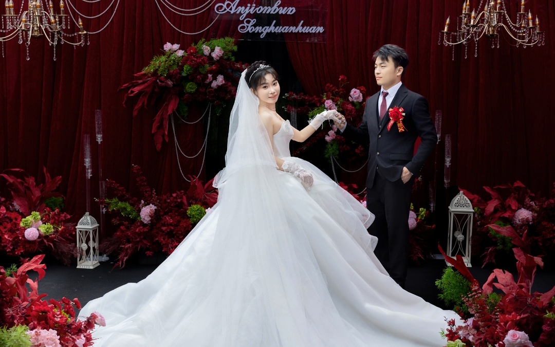 老家户外氛围感复古红丝绒婚礼