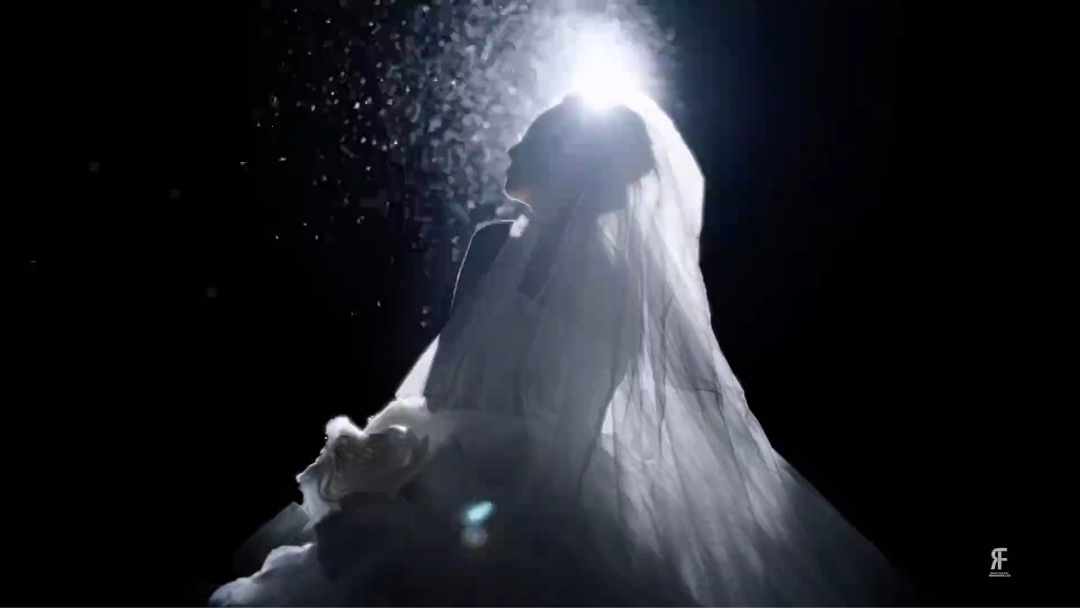 用采访在婚礼上留下不一样的印迹