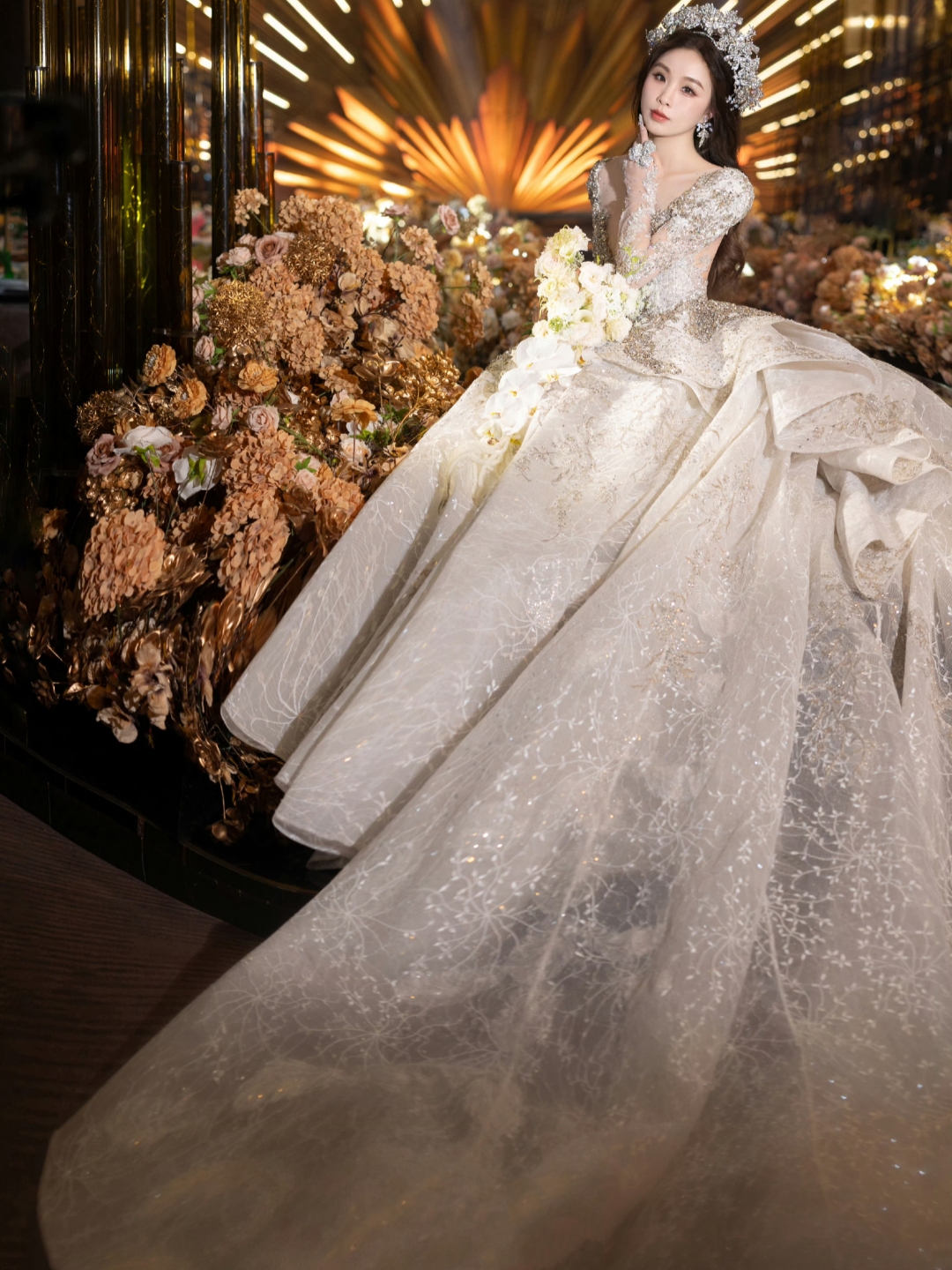 当点点星光照进现实✨✨✨
全身都散发着光的魅力