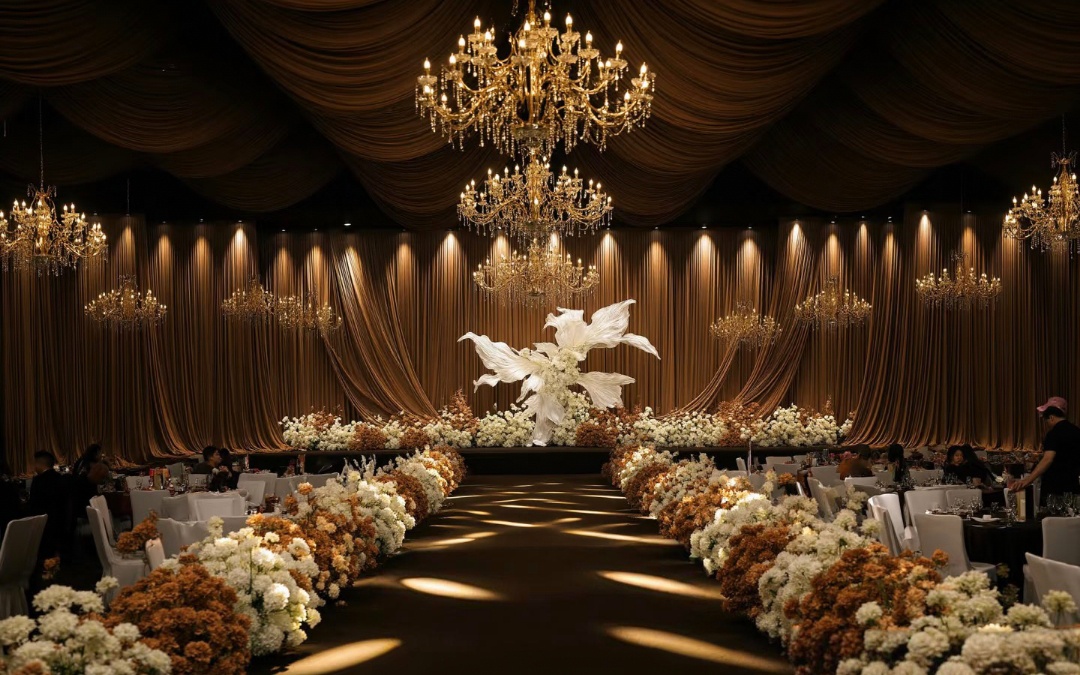 泰式咖色布?；槎Y