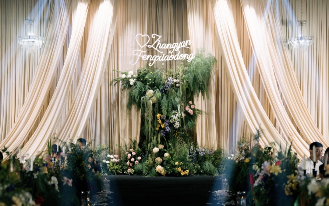 室内韩系布幔婚礼