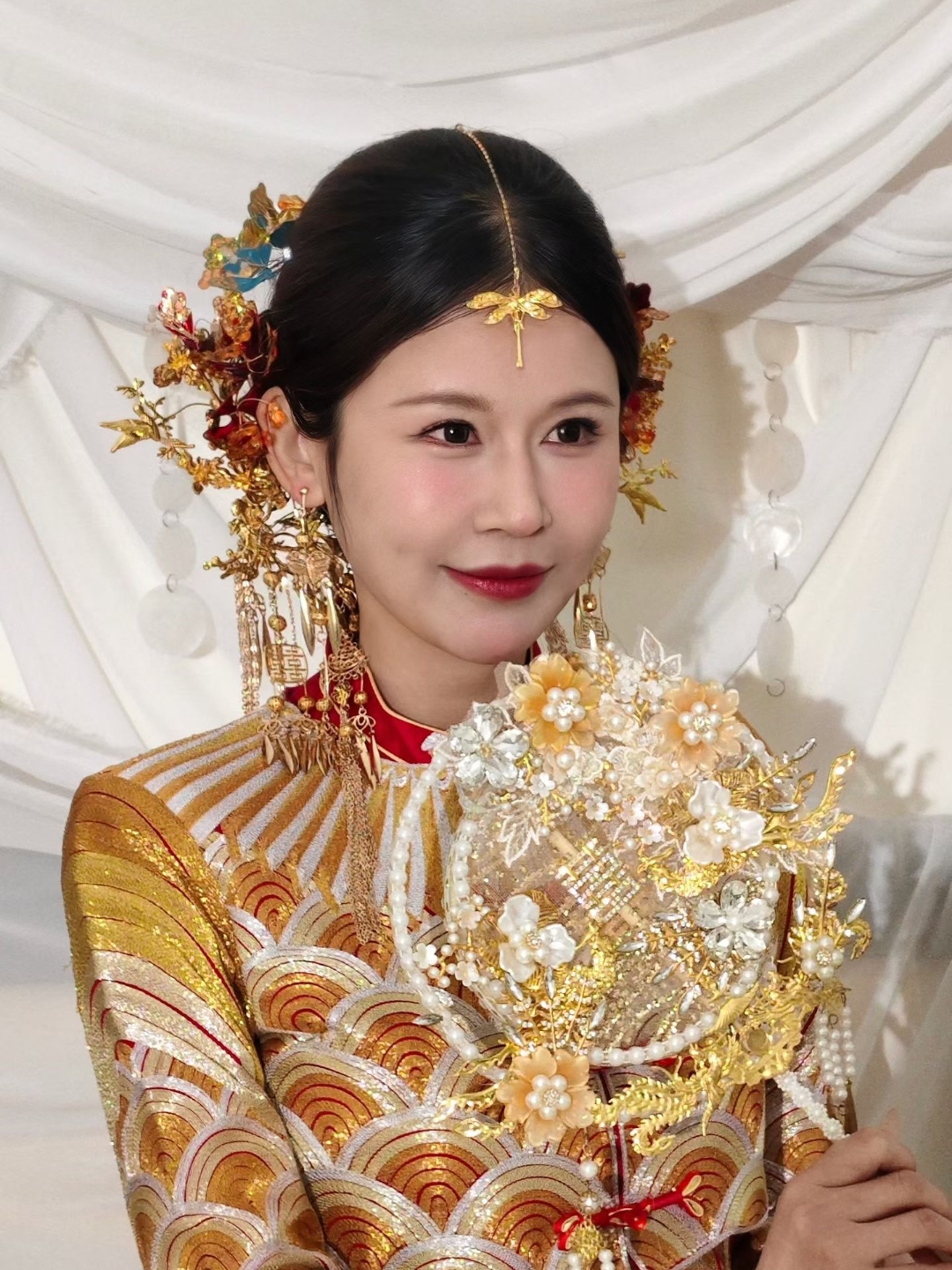 🏮 青岛秀禾跟妆｜金色龙凤褂出门妆造显贵气