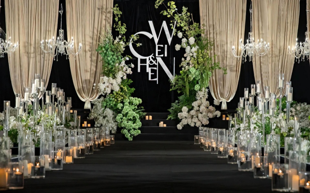  高級(jí)感的白綠色系婚禮