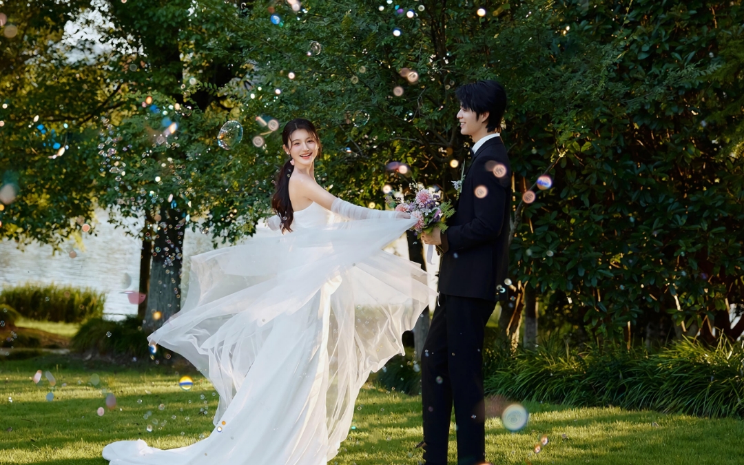 【婚紗照】??你朝我走來，正是春暖花開時