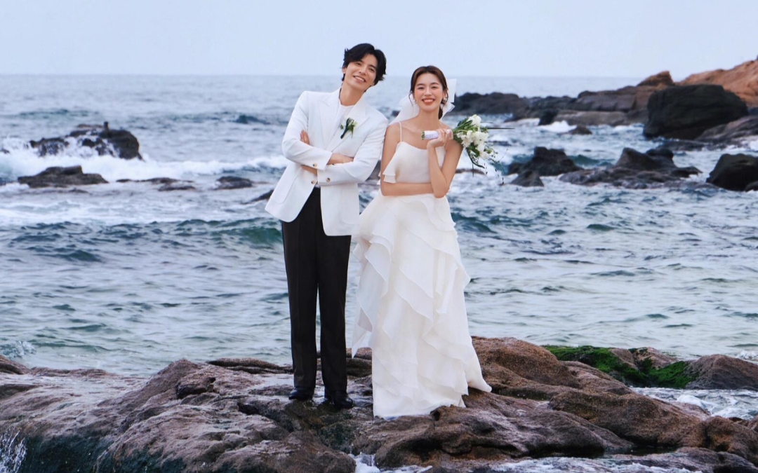 在海天一色間，許下永恒的誓言。