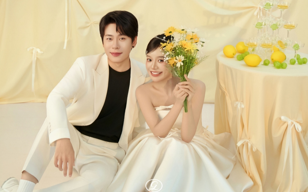 室內(nèi)光影婚紗照?真的好喜歡這種簡約高級感