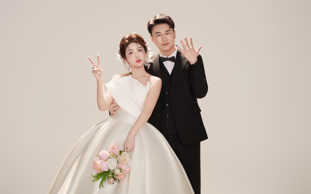 沒有華麗布景，只有彼此眼底的星光和往后漫長的溫柔