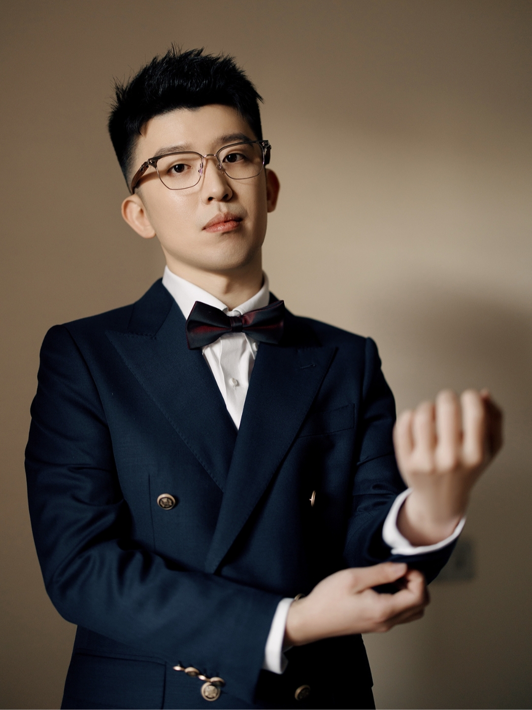 是谁说新郎不用化妆的哦🤩🤩