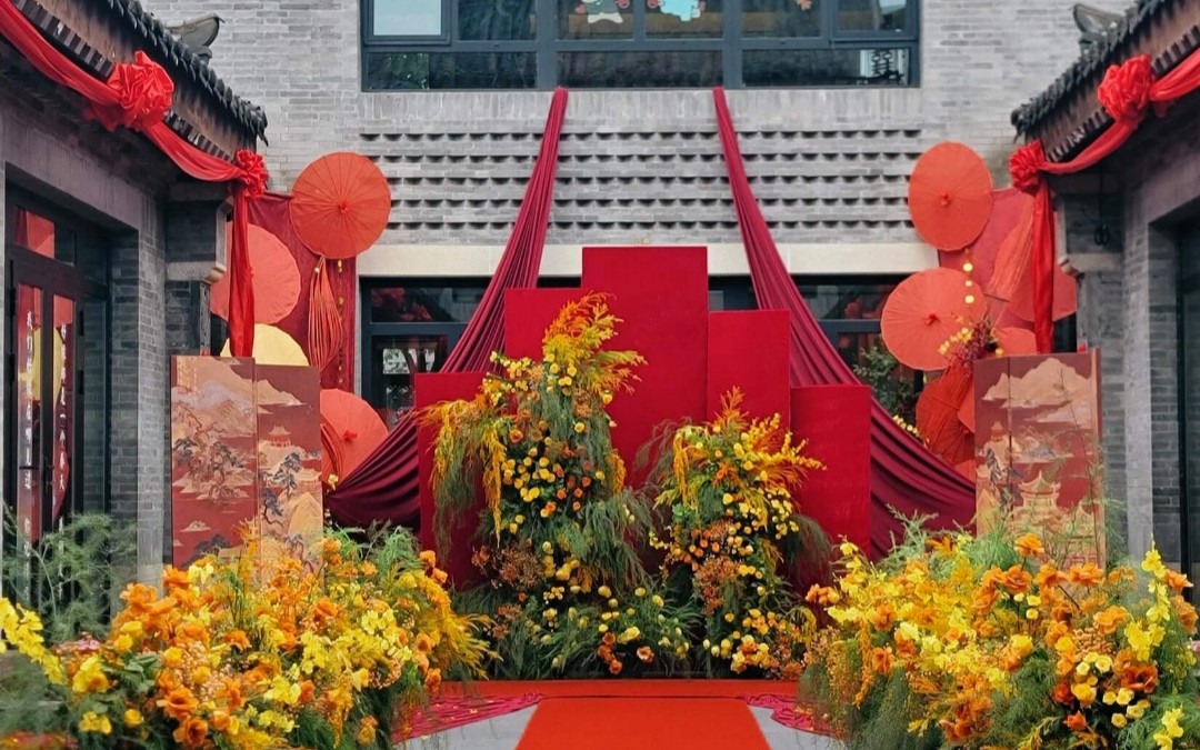 红色系庭院婚礼