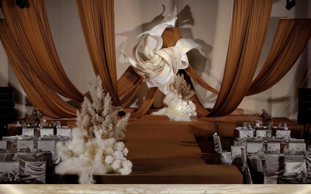 暖到骨子里的焦糖色婚礼，轻奢又高级