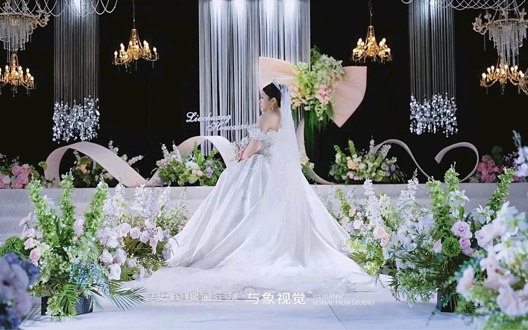 室內高級浪漫粉色蝴蝶結婚禮