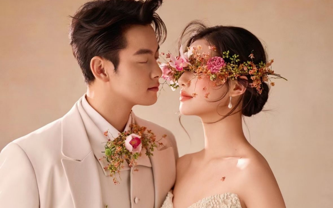 复古浪漫室内婚纱照