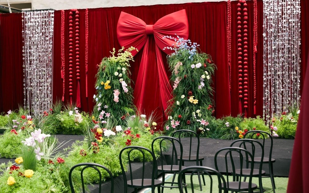 以紅色為媒，譜寫莊重浪漫的婚典篇章