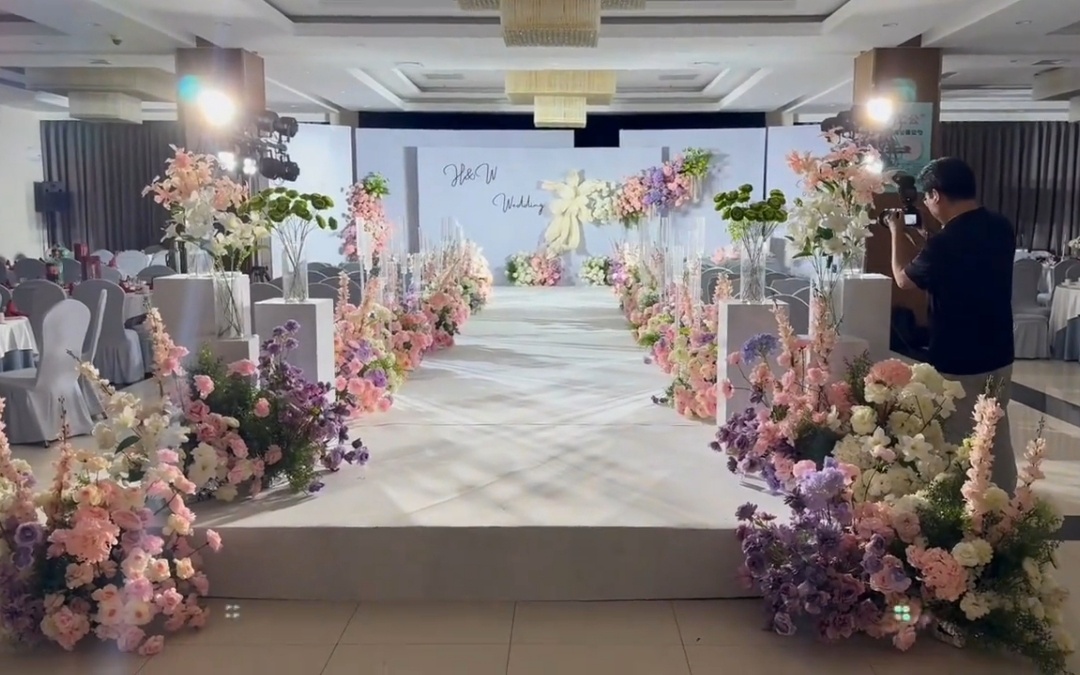 小预算室内婚礼