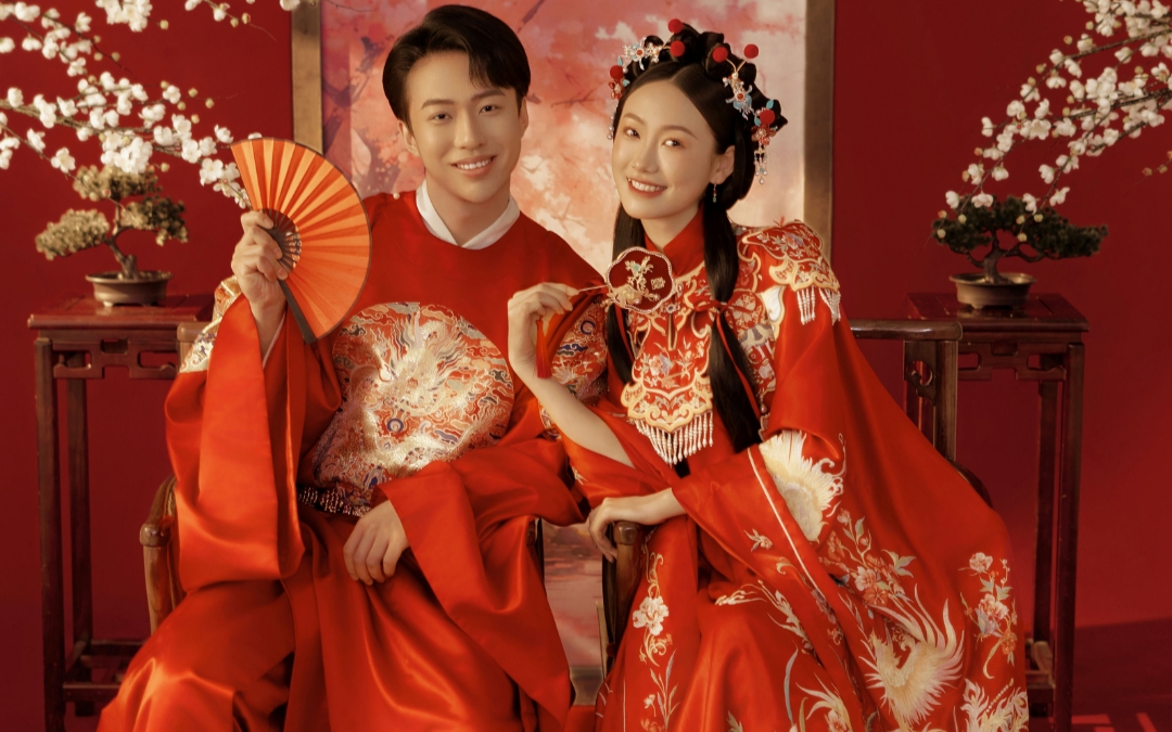 ?青梅竹馬，共赴紅妝