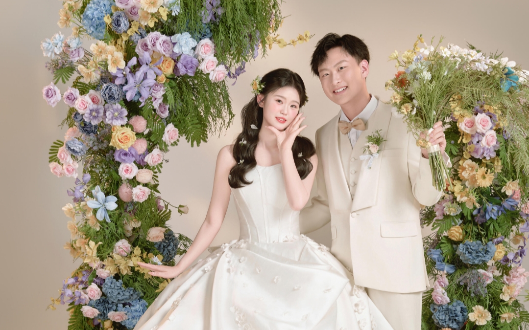 客片｜室内韩系鲜花婚纱照真得太甜啦🎀