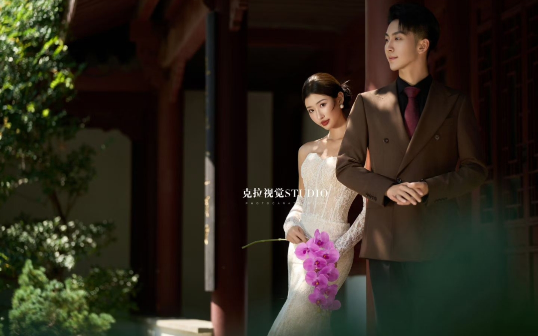 東方美學(xué)下的新中式園林婚紗照