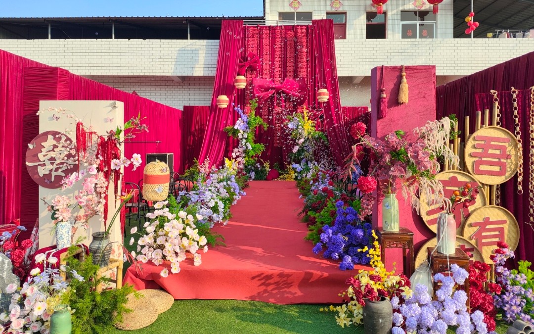 紅色系挑高背景婚禮