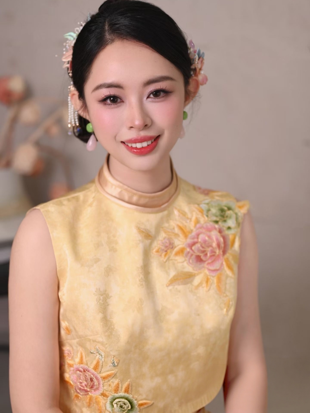 #新中式造型
温婉东方韵，一眼心动
把东方女子