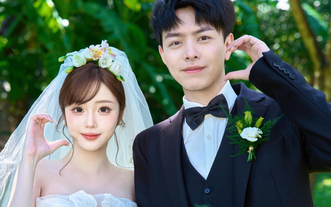 婚紗如云，笑容如花，海邊的誓言，是愛(ài)的詩(shī)篇