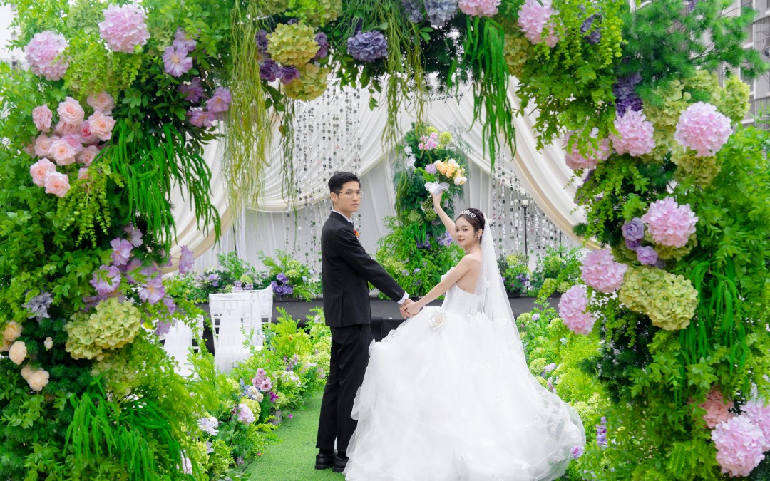 阳光轻洒草地，小清新人文婚典