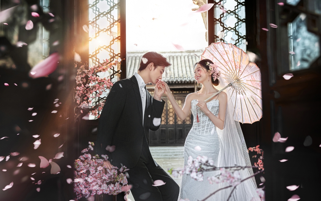 朱窗映白紗，原來(lái)婚紗照可以這么有古韻