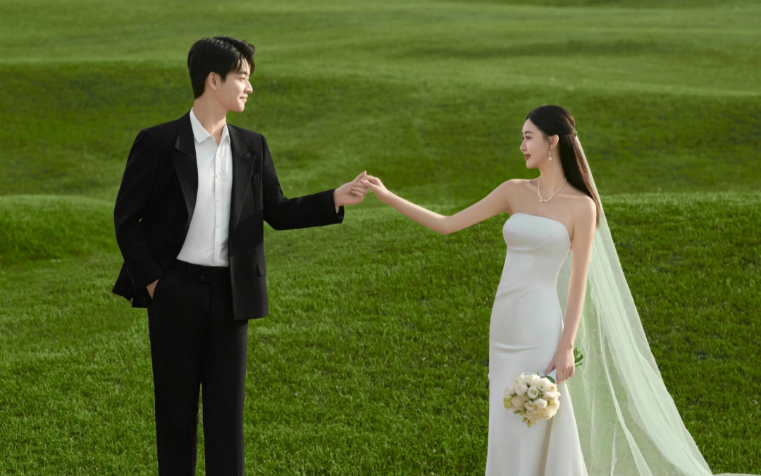 【婚纱照】阳光洒落林间，将爱照得透明