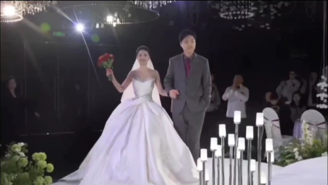 双方父母开门 主持人该怎样说？