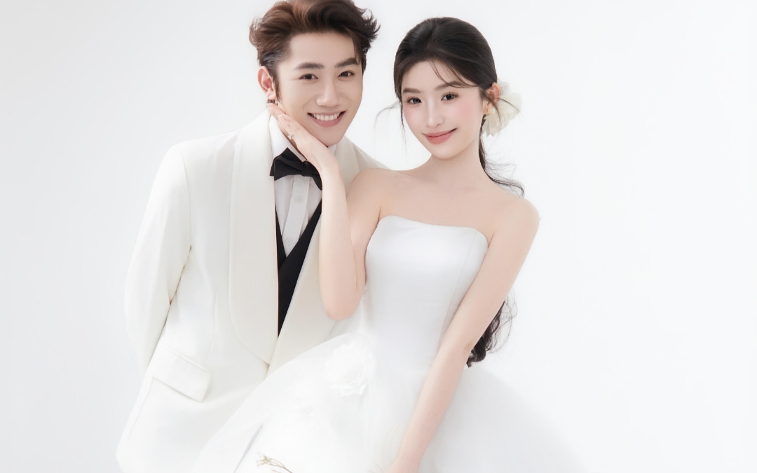 在這純凈的瞬間，我們?cè)S下永恒的誓言