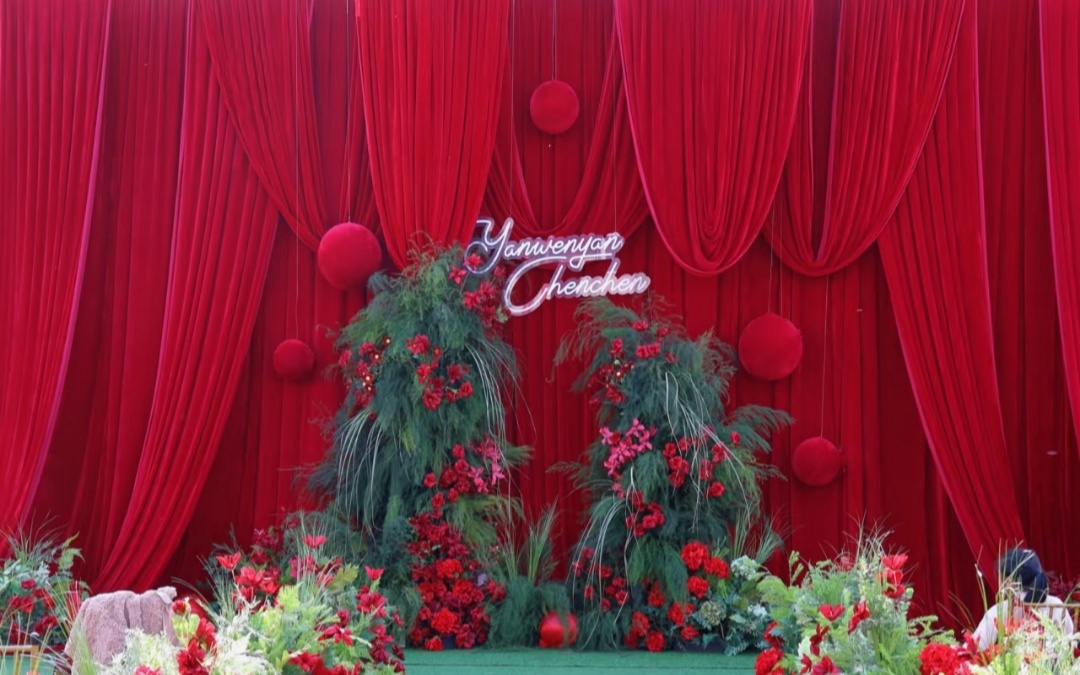 千禧婚礼-冬天的必备色系，丝绒红来喽~