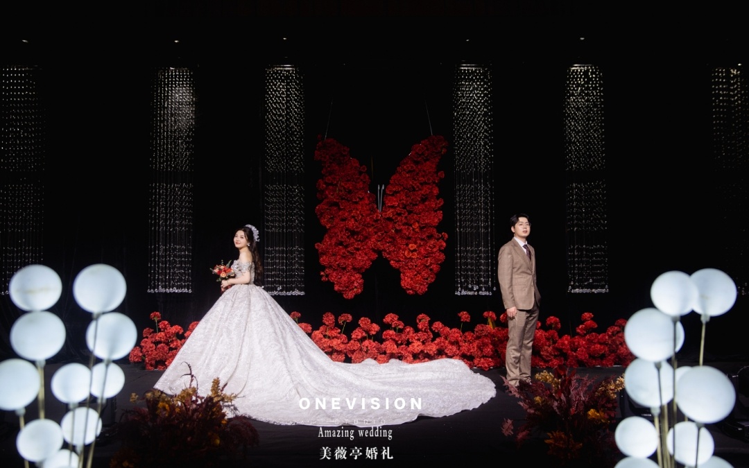 扬州秀场风婚礼黑红色婚礼策划