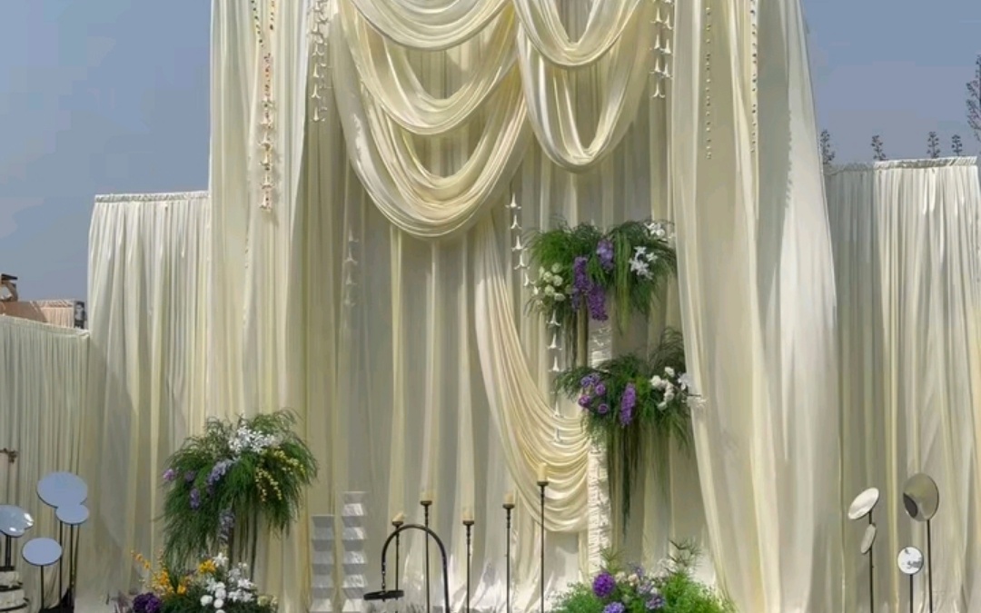 挑高结构融合韩式婚礼美学