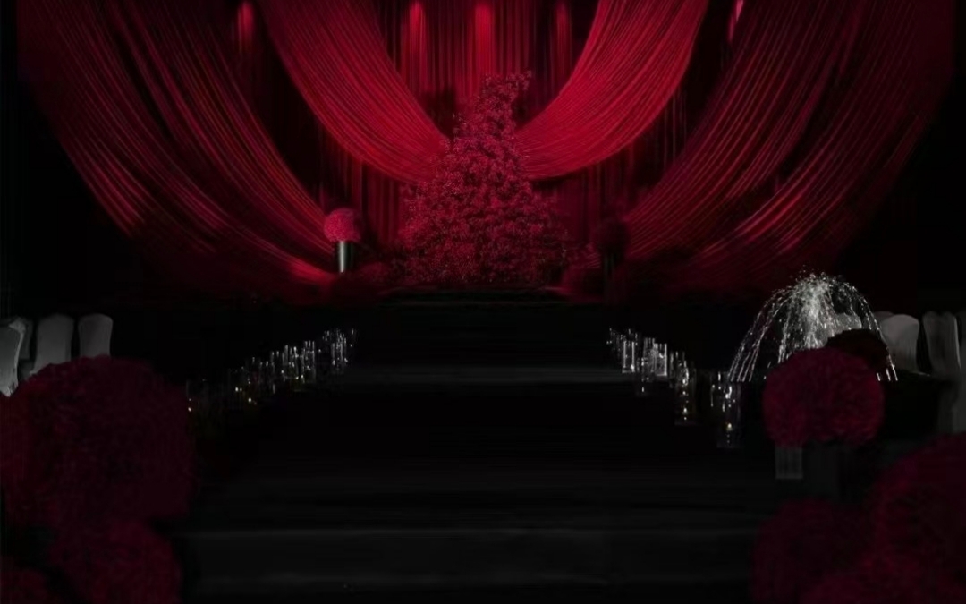 红色高级感秀场风