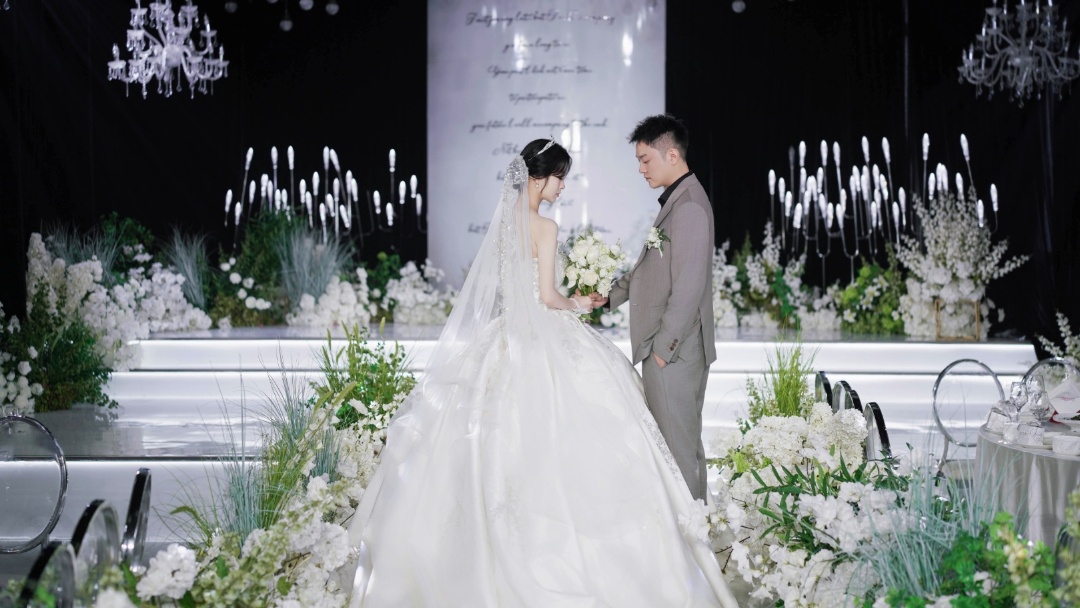 脸有点曝光啦，凑合看啦～