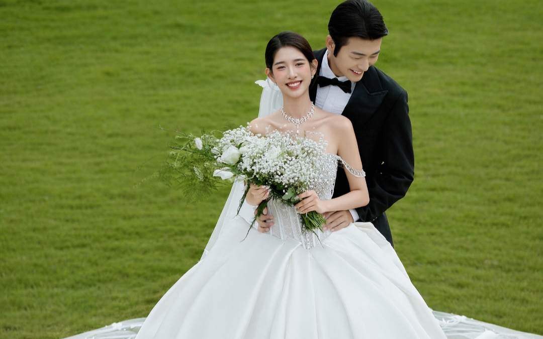 三亚草坪婚纱照