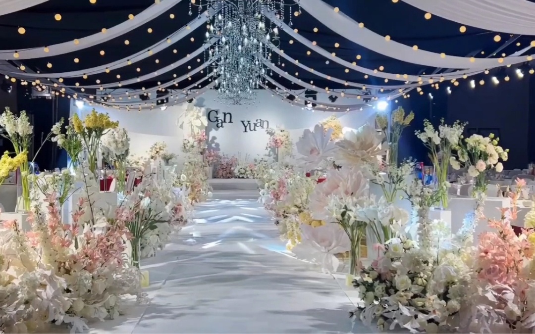 温暖白粉色韩式婚礼（现场布置+四大金刚）