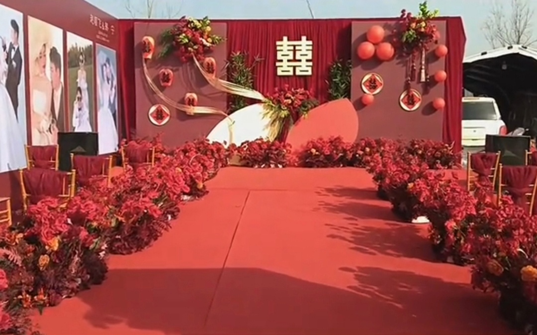 婚礼还是回归正红