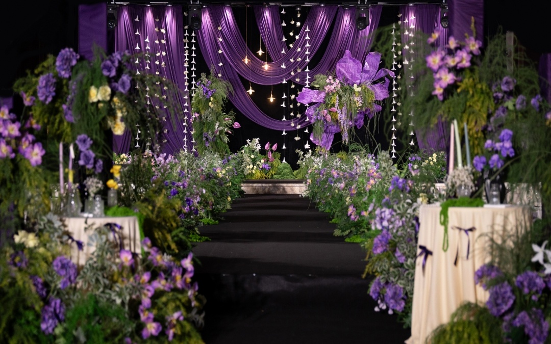 以紫幔為幕，演繹野生系婚禮美學(xué)