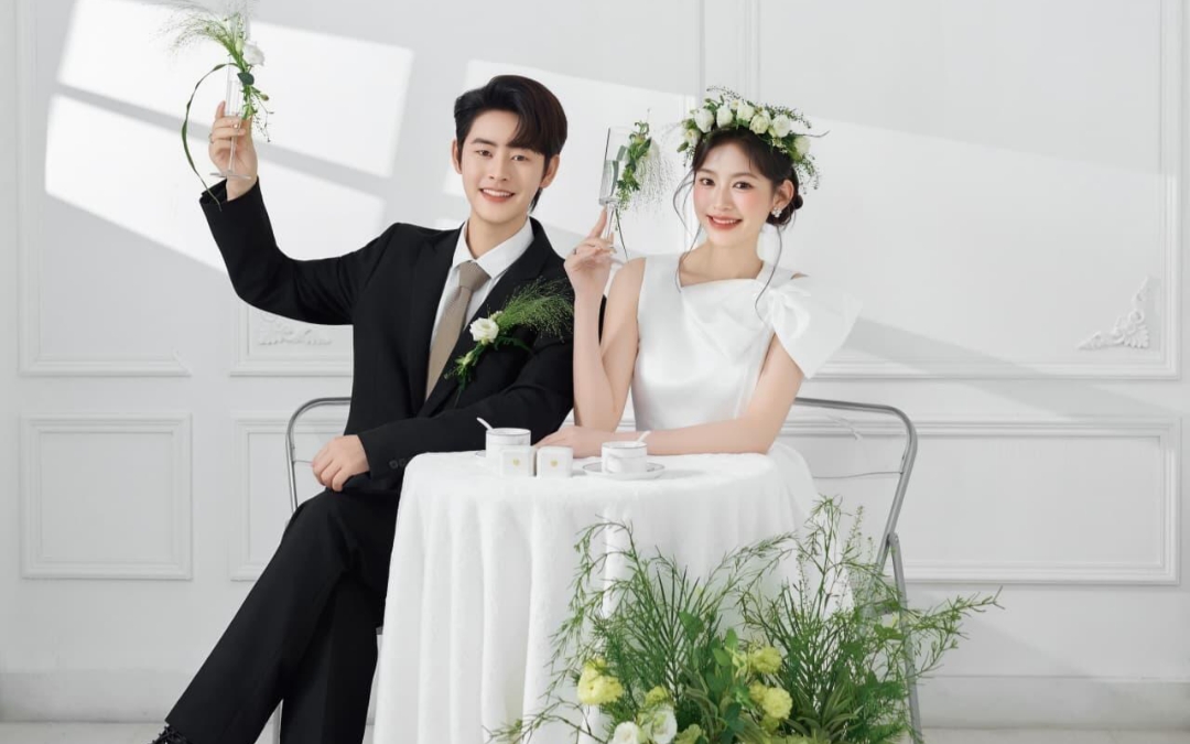 一袭白纱，一室温柔，以爱为名，以余生为期。