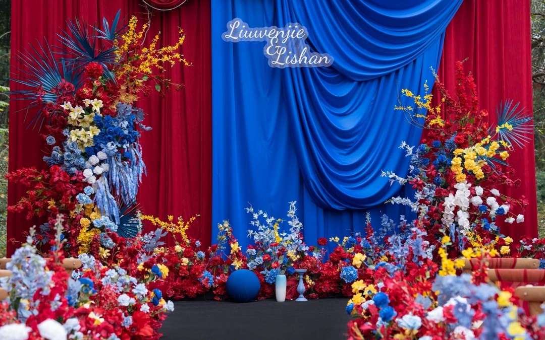 最新红蓝配色也太好看了吧