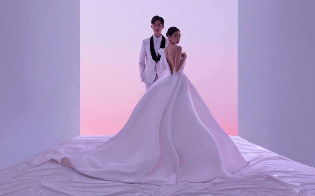 芊諾婚紗攝影——粉紫光影下的婚照，美到心尖