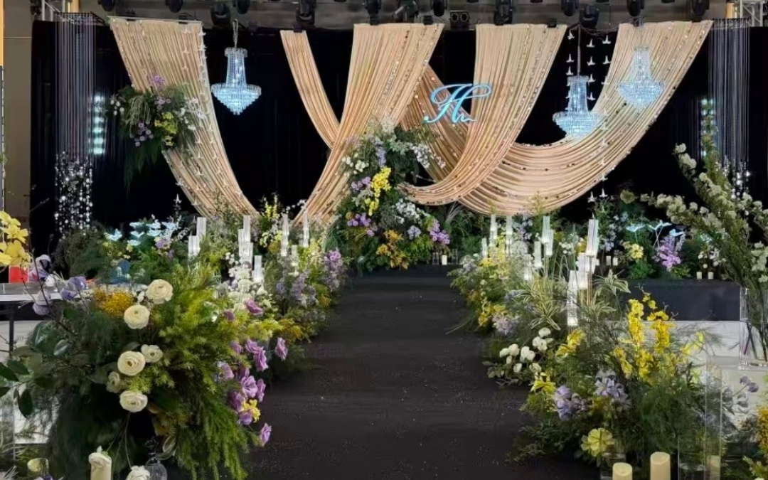 韩式风格幔布打造婚礼空间