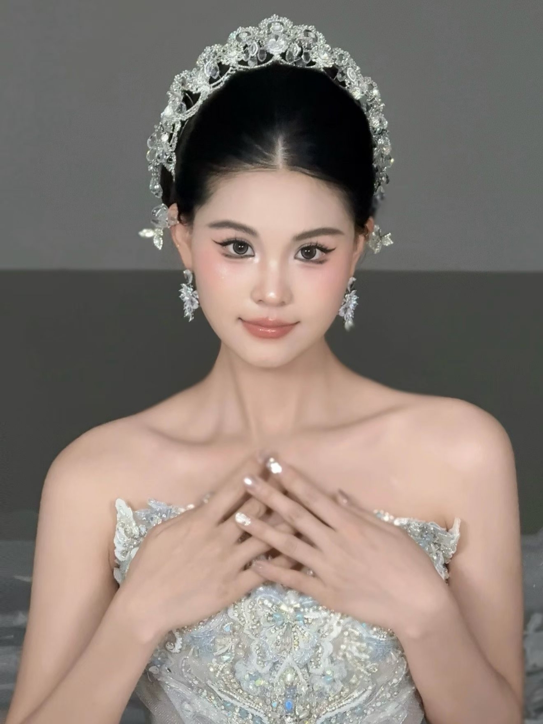 浓颜系白纱造型