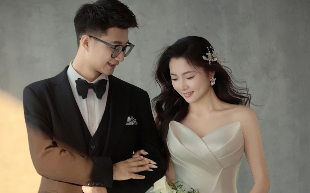 室内极简风婚纱照