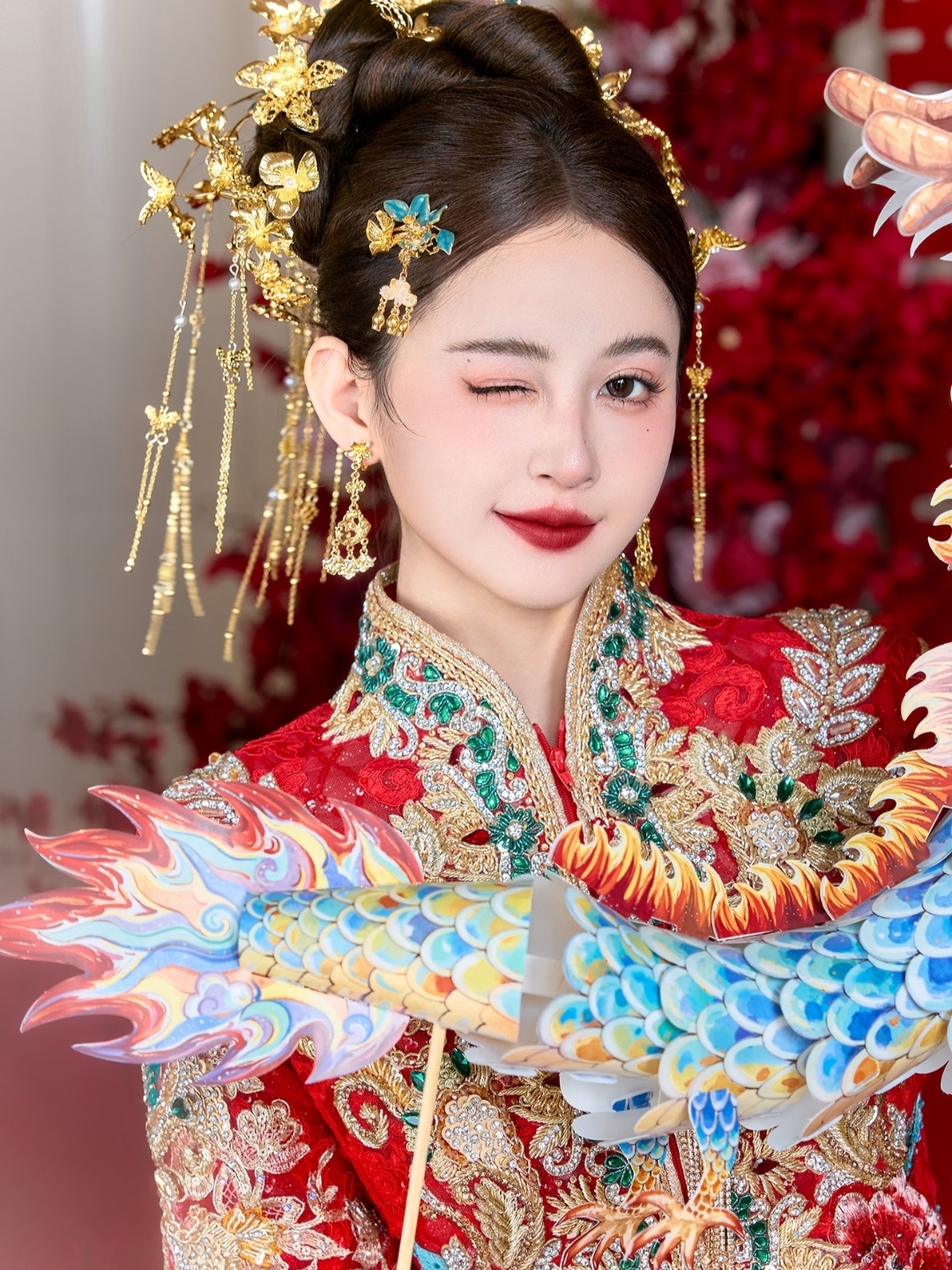 全家人都在夸的红色秀禾造型