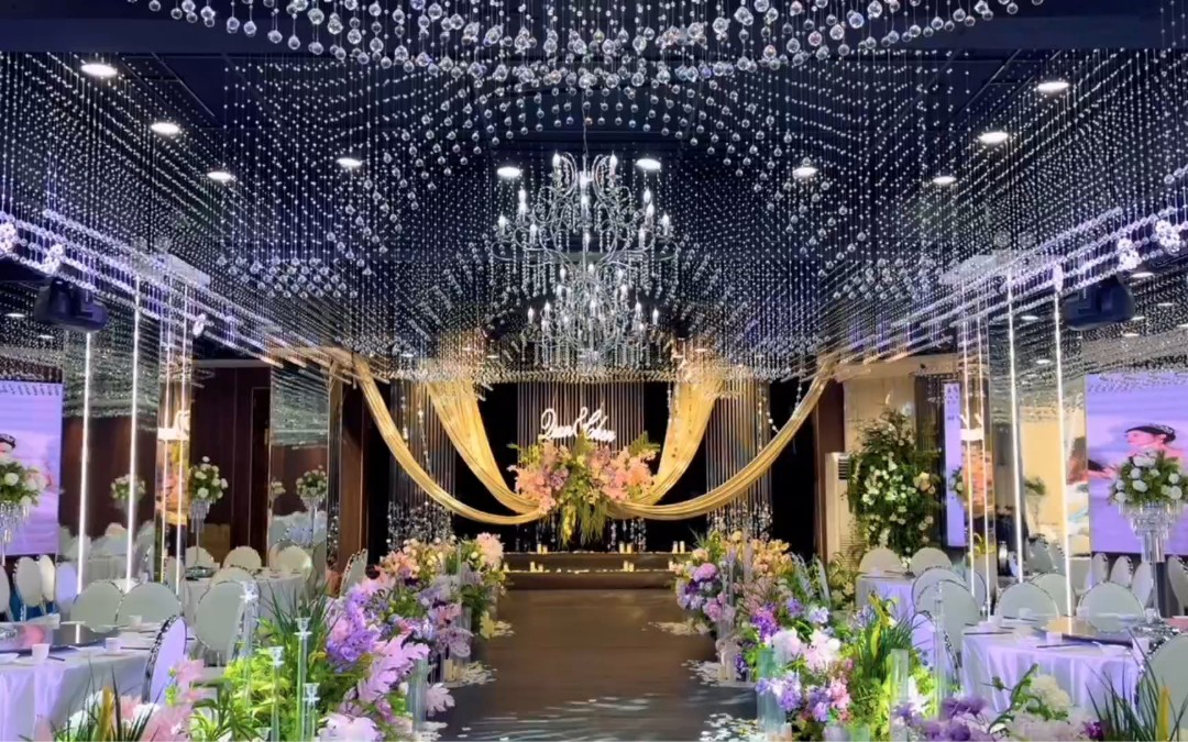 趁著年輕，不如見(jiàn)一面。