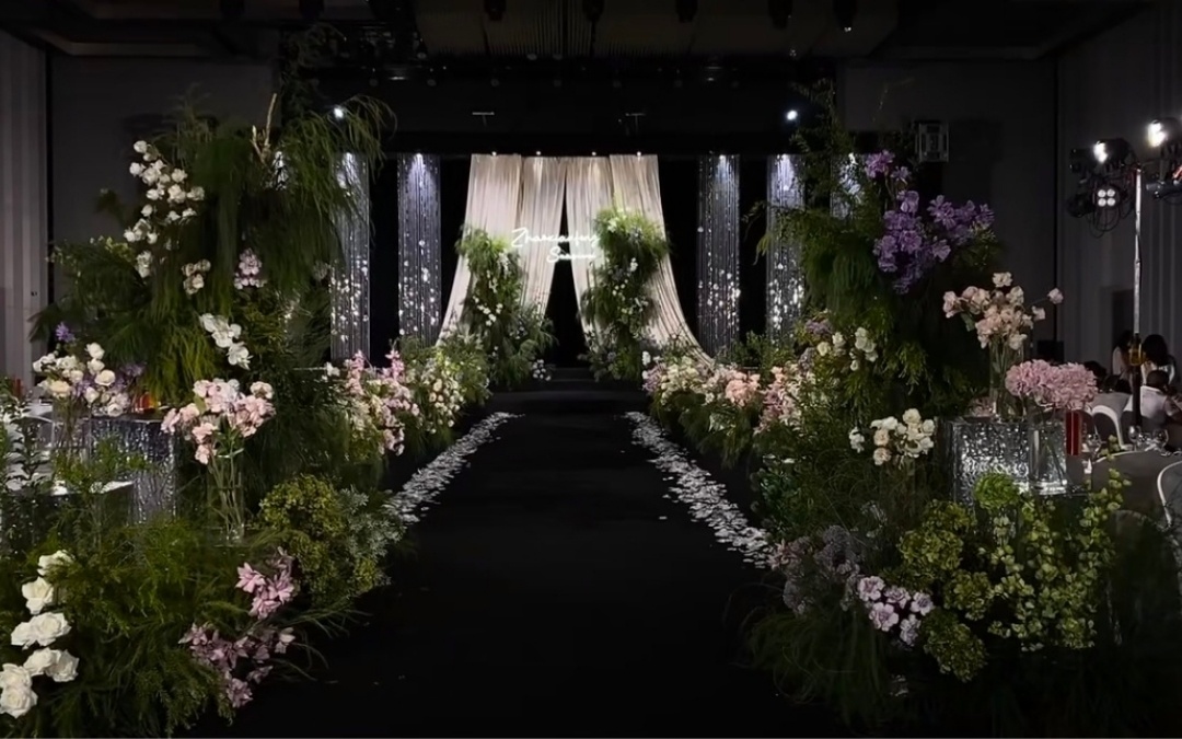 室内野生感森林婚礼布置