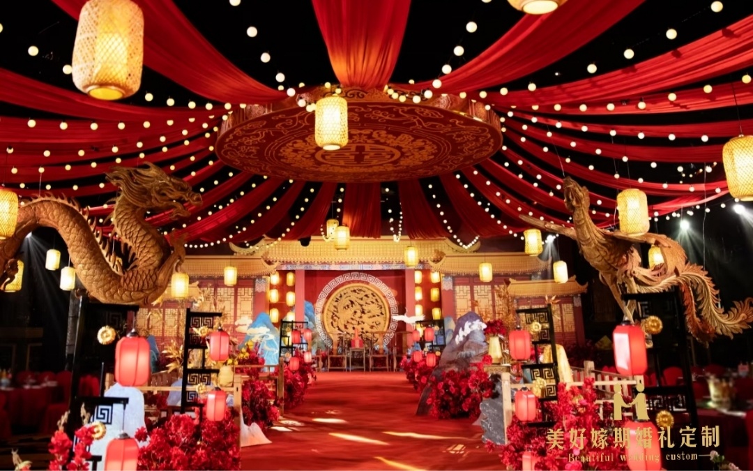 龙凤呈祥辉映华堂，这场中式婚礼尽显隆重喜庆