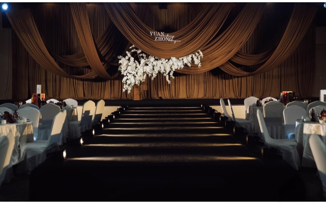 凤求凰婚礼/被温柔包裹的暖咖系婚礼